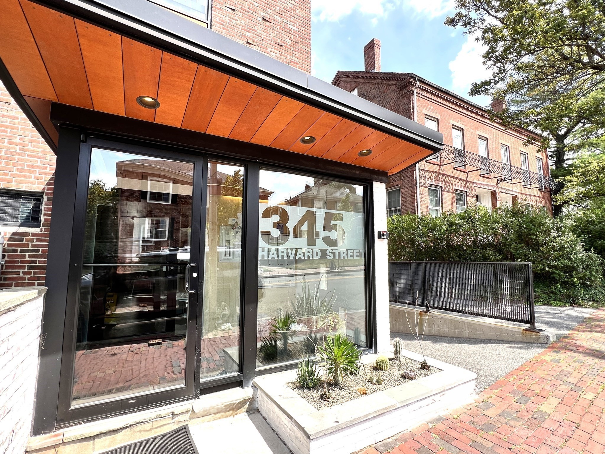 345 Harvard St #4E — photo