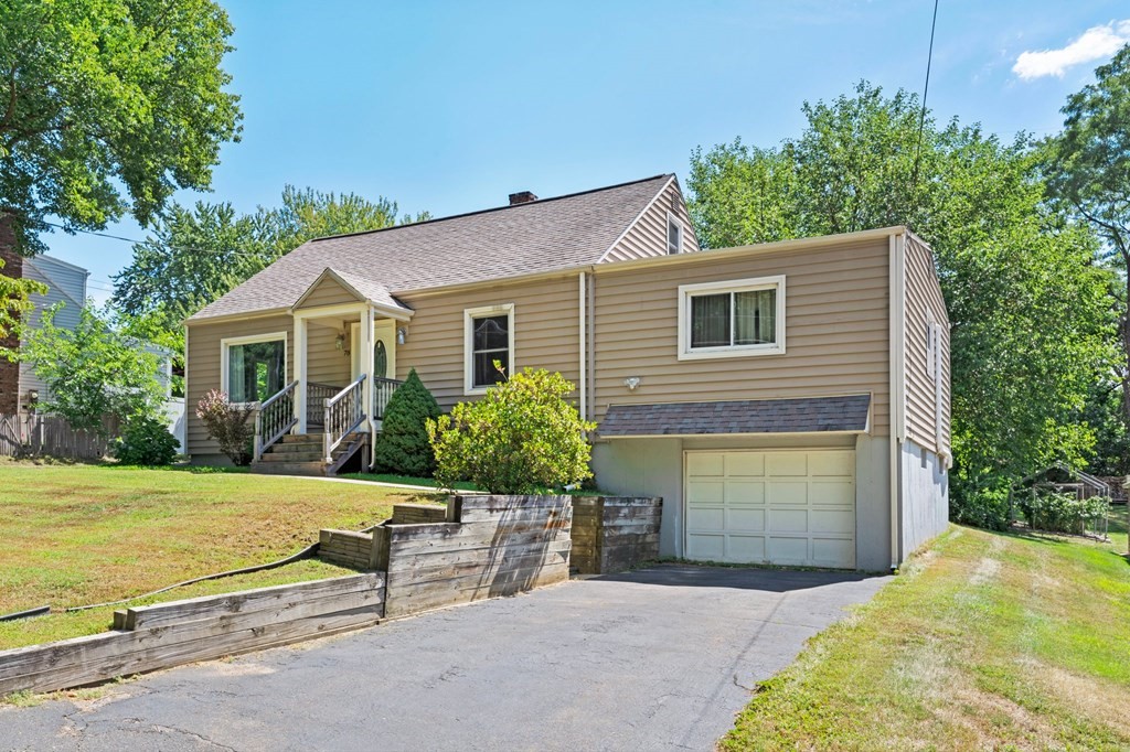 78 Laurie Ave — photo