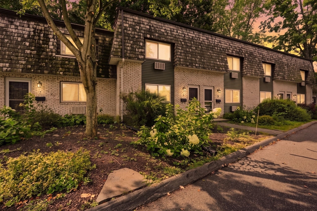 73 Bridge St #6 — photo