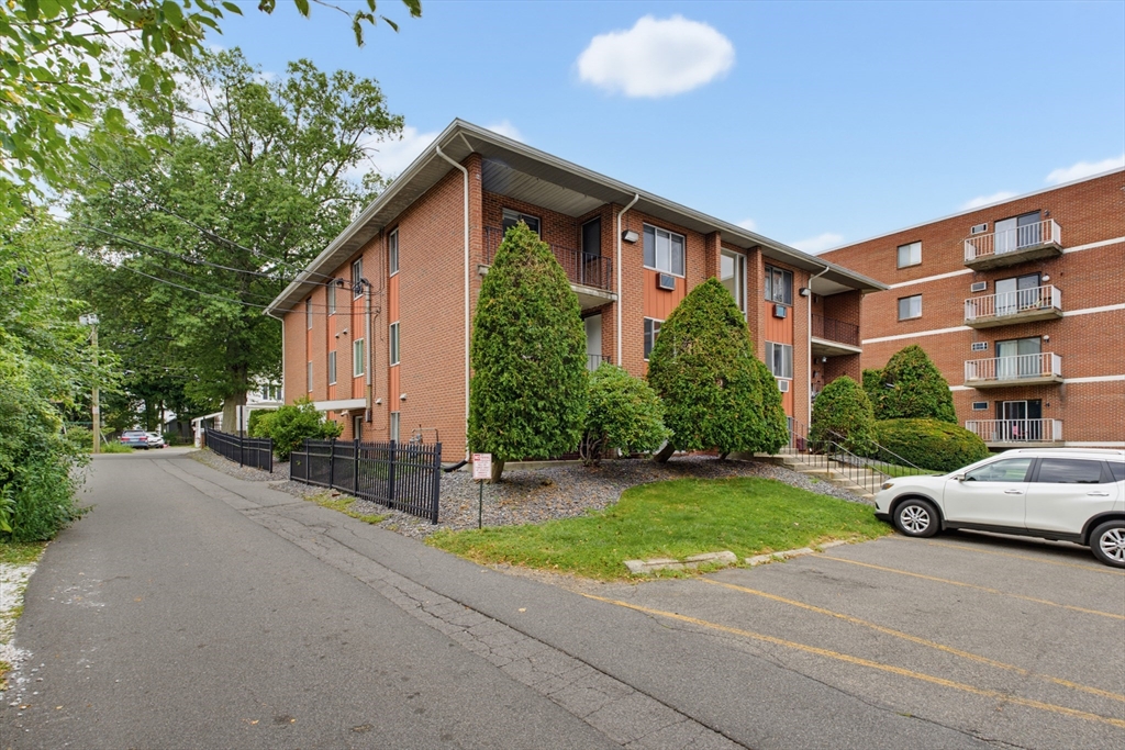139 Pleasant St #12 C-12 — photo