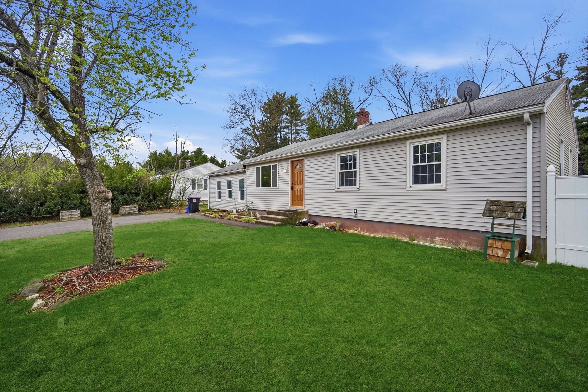 71 Sun Valley Road, Holyoke, MA 01040 — photo 3