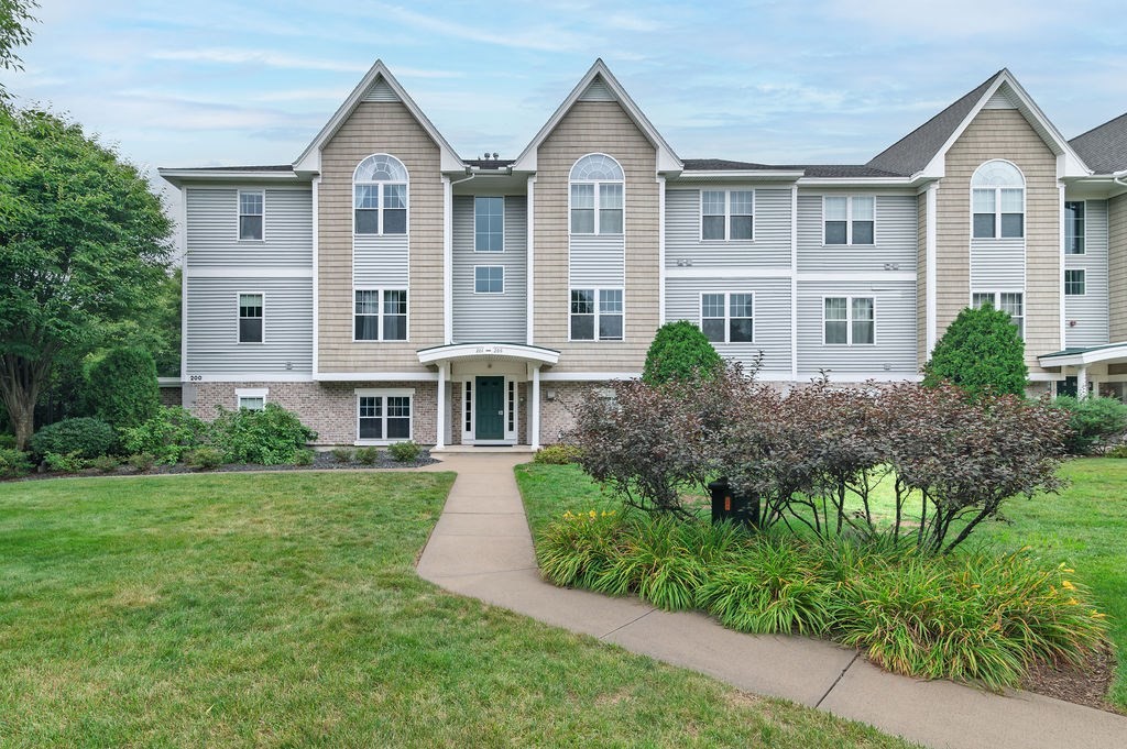 200 Roger Williams Ave #205 — photo