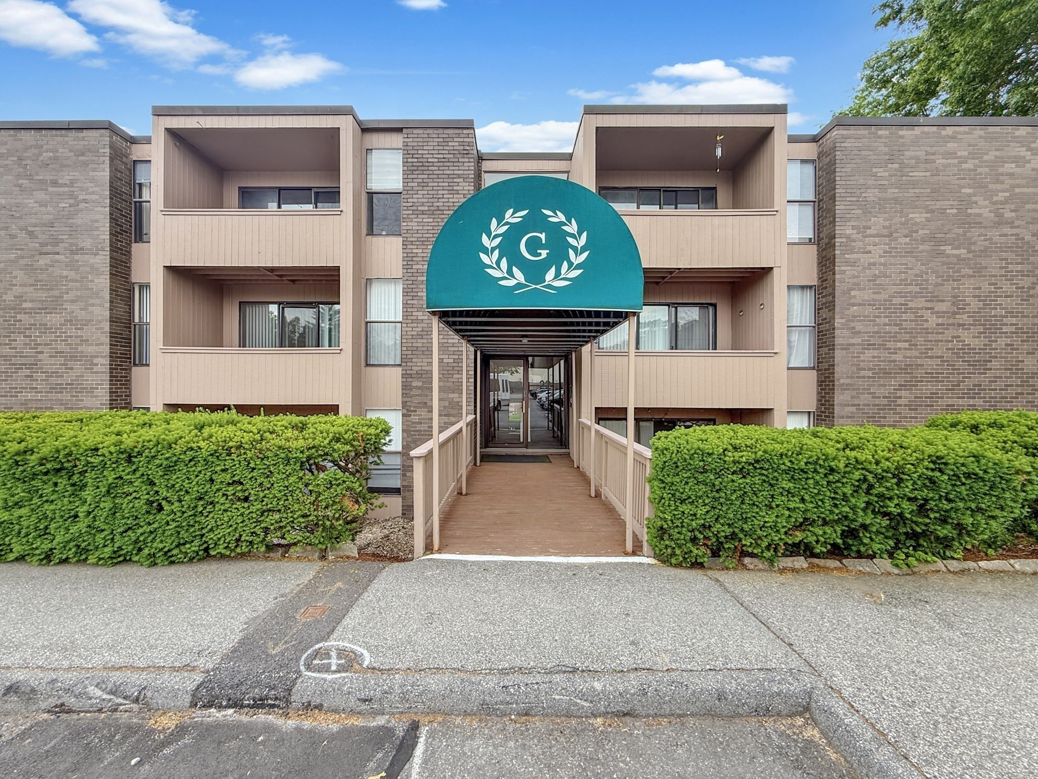 22 Shrewsbury Green Dr #I — photo