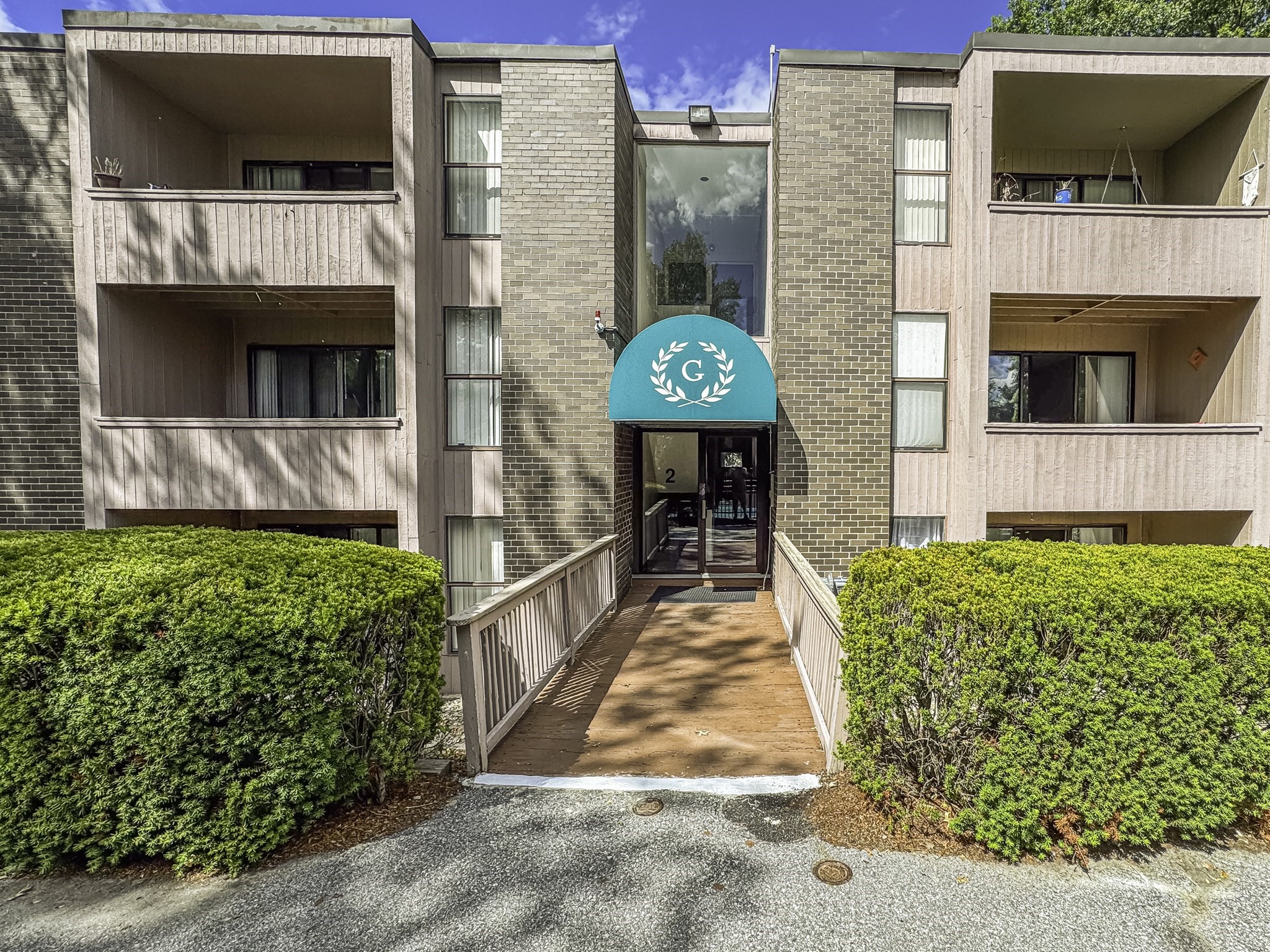 2 Shrewsbury Green Dr #J — photo