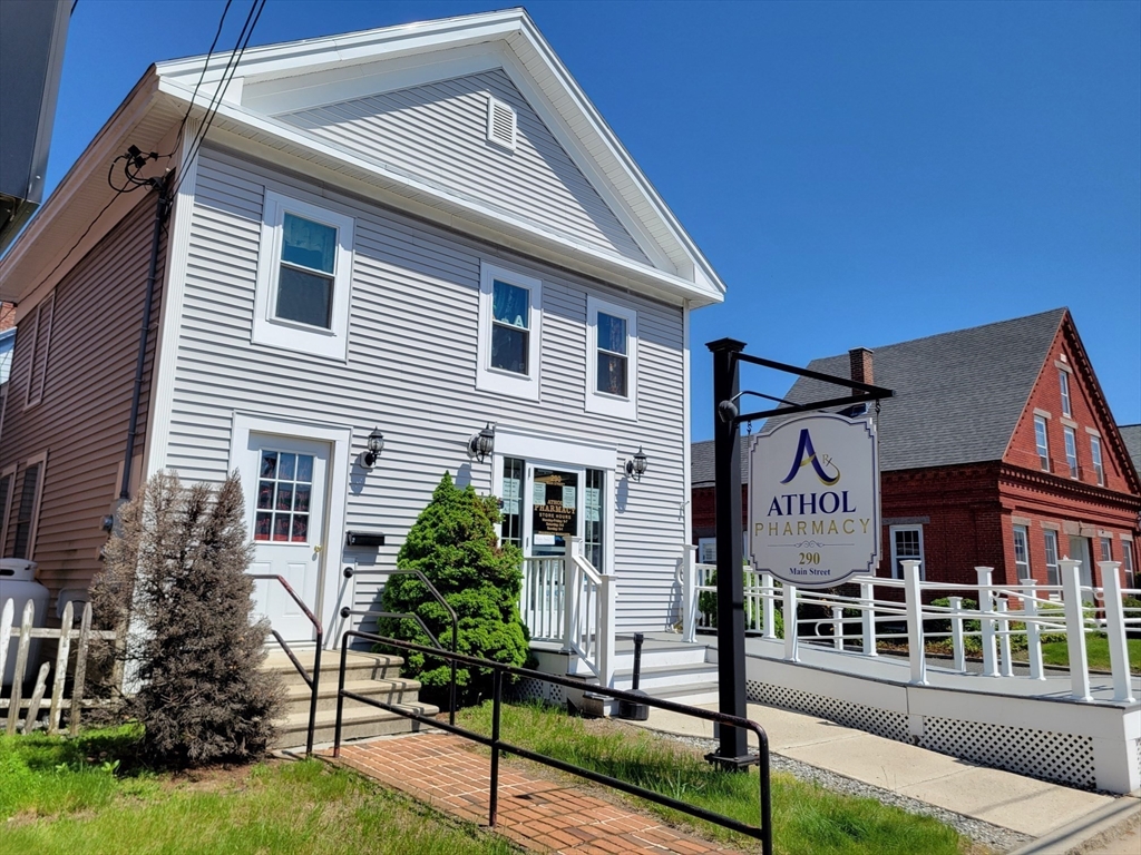 290 Main St — photo