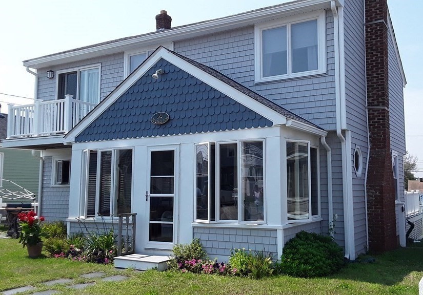 65 Foster Ave — photo