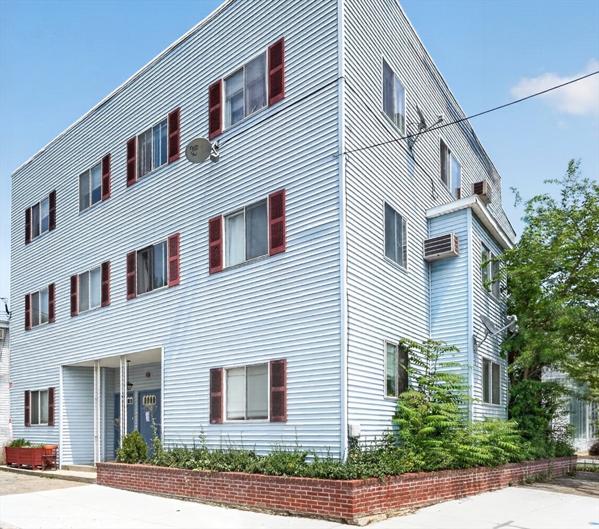 217 Highland Ave #5 — photo