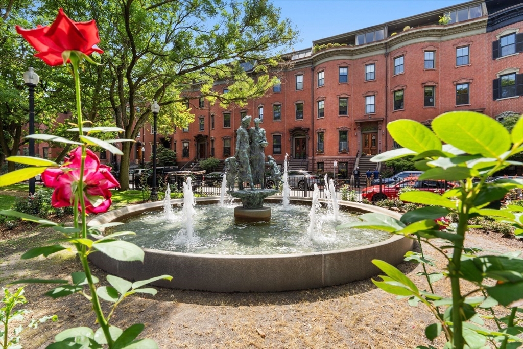 9-11 Worcester Sq #1 — photo