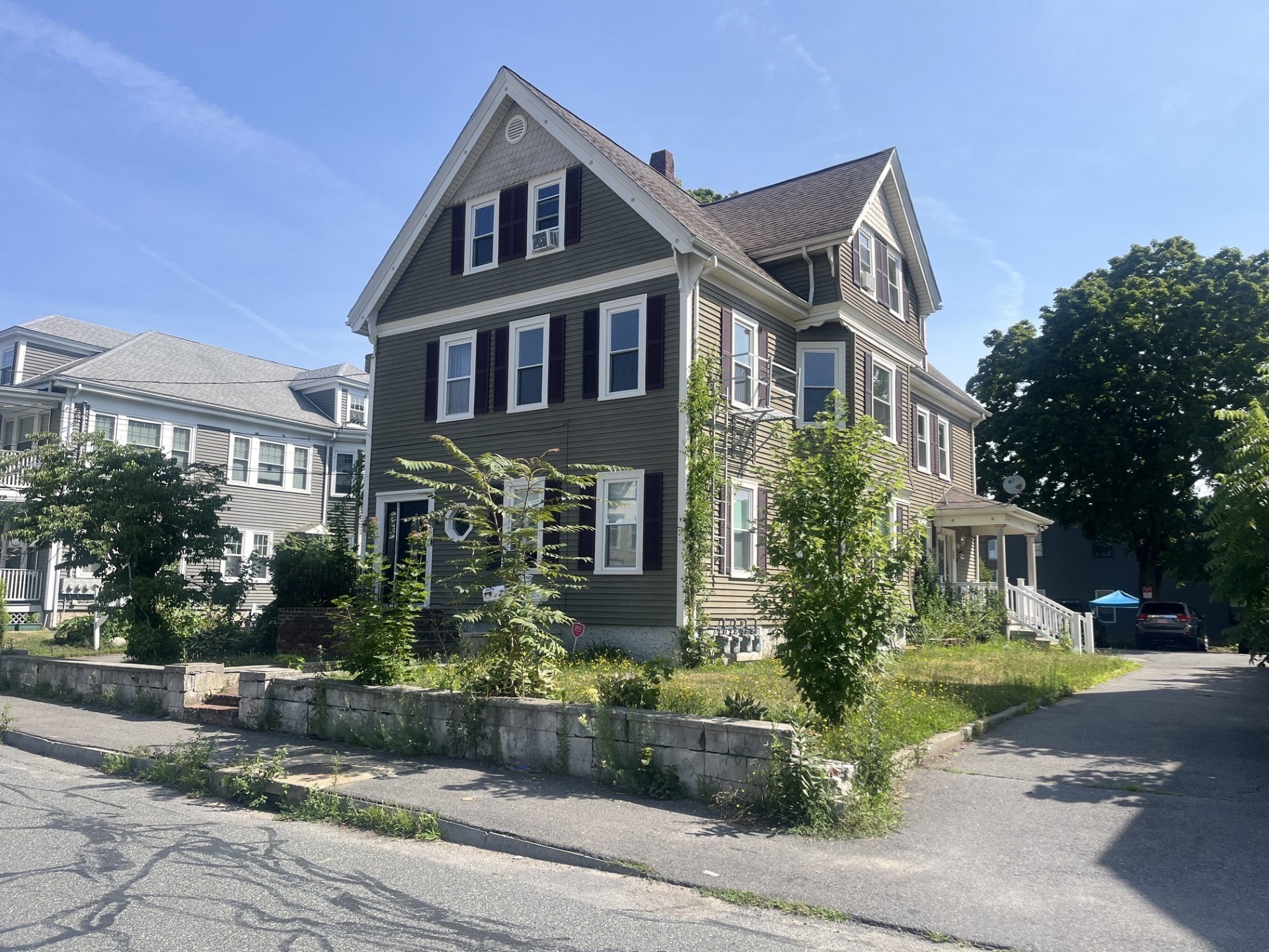 39 Hodges Ave #2F — photo