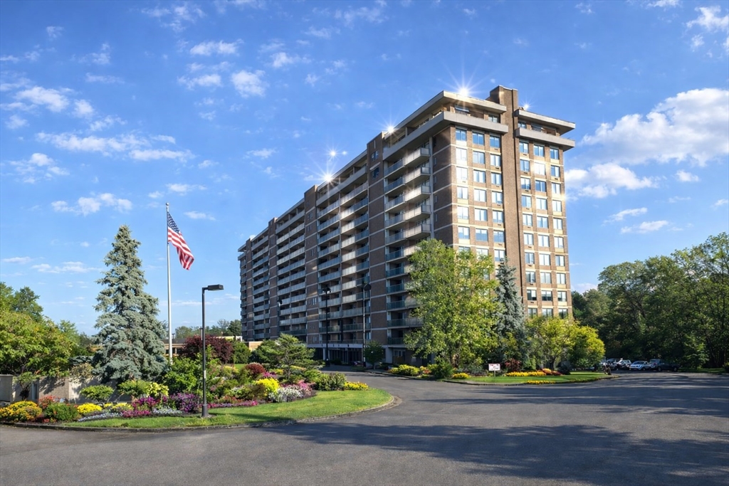 40 Village Rd. #308B — photo
