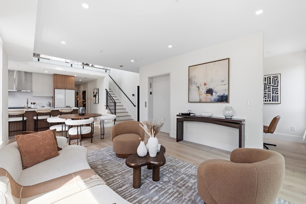 17 Holmes Ph1 — photo