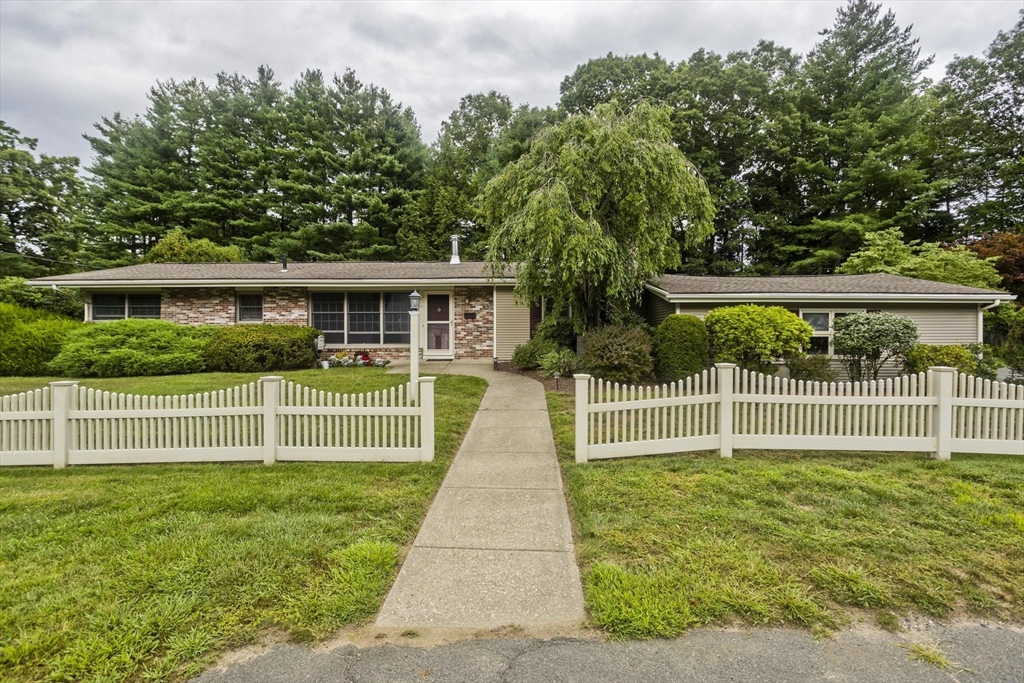 14 Sunset Dr — photo