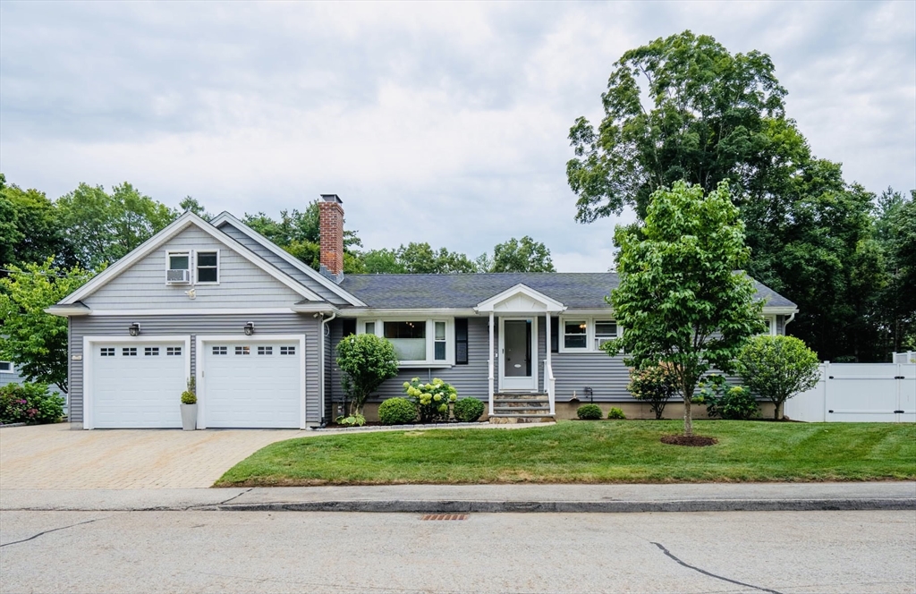 21 Helen Dr — photo