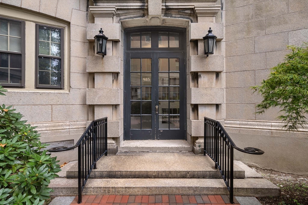 985 Memorial Drive #401 — photo
