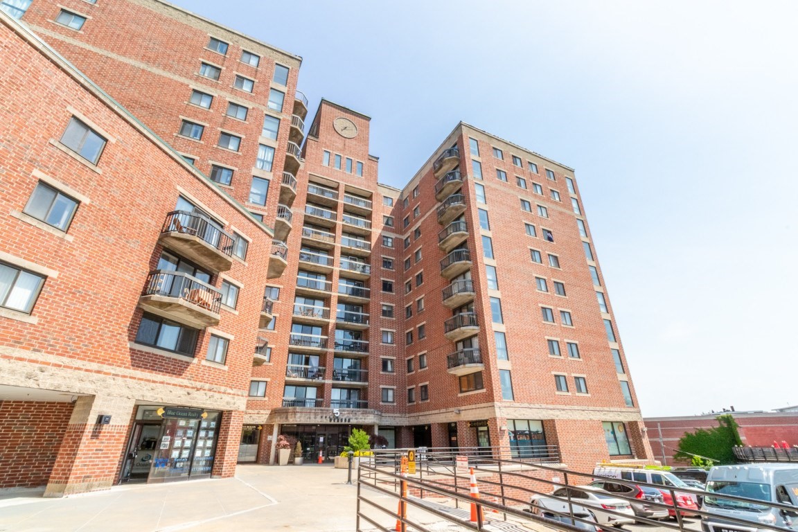15 N Beacon St #516 — photo