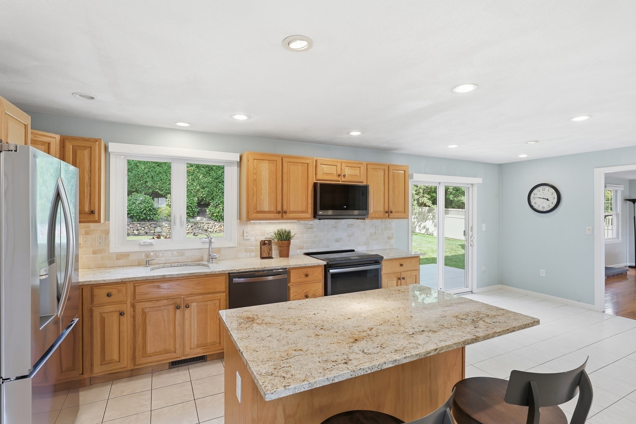 44 Raffaele Drive, Waltham, MA 02452 — photo 3