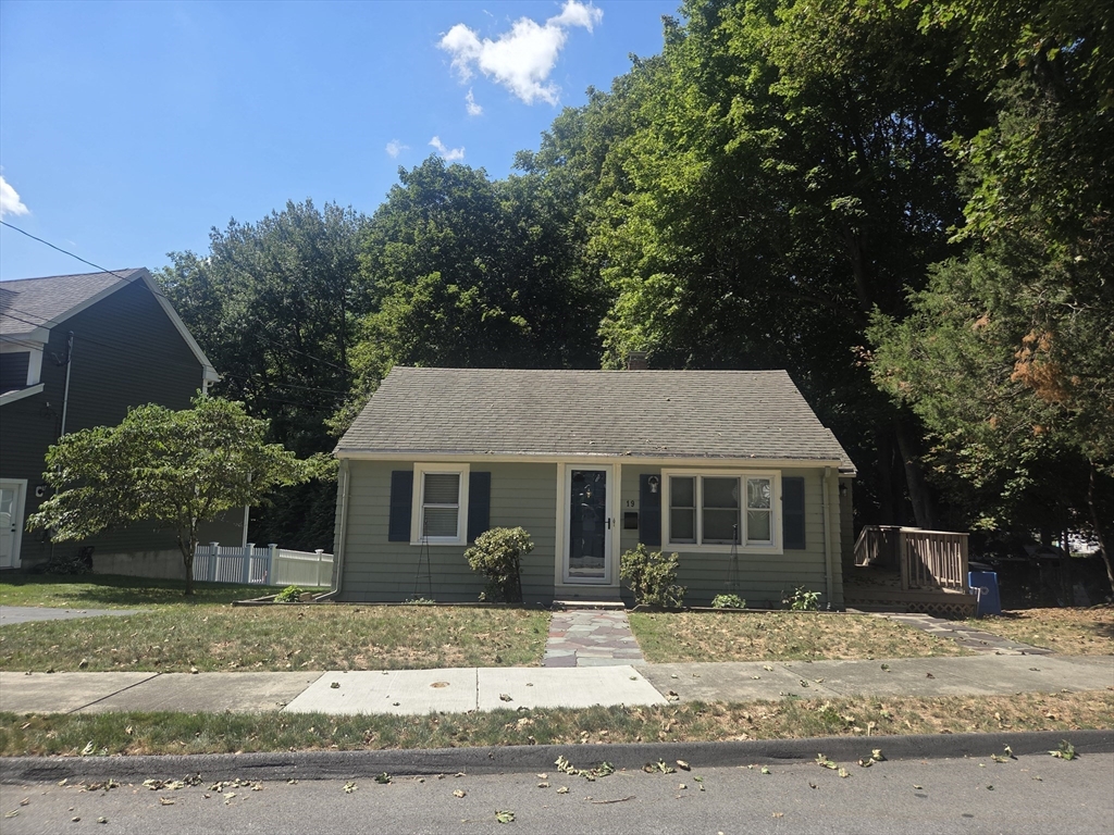 19 Penny Lane — photo