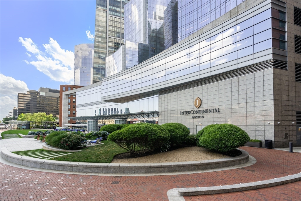 500 Atlantic Ave #21M — photo