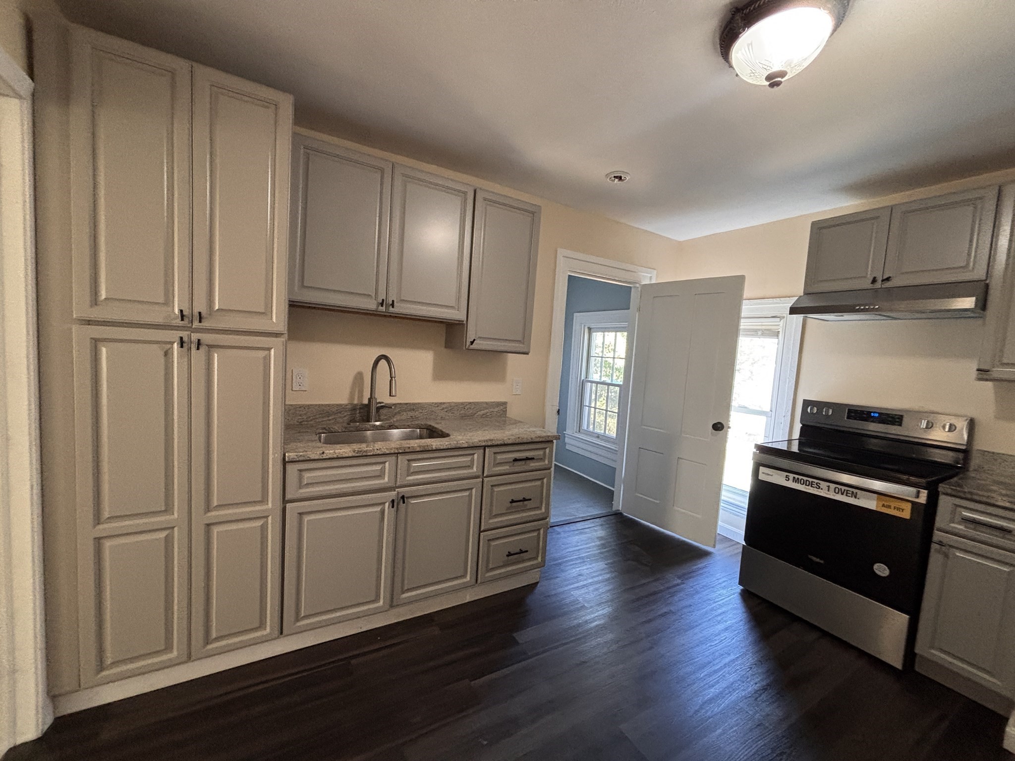 4 Crown St #2 — photo