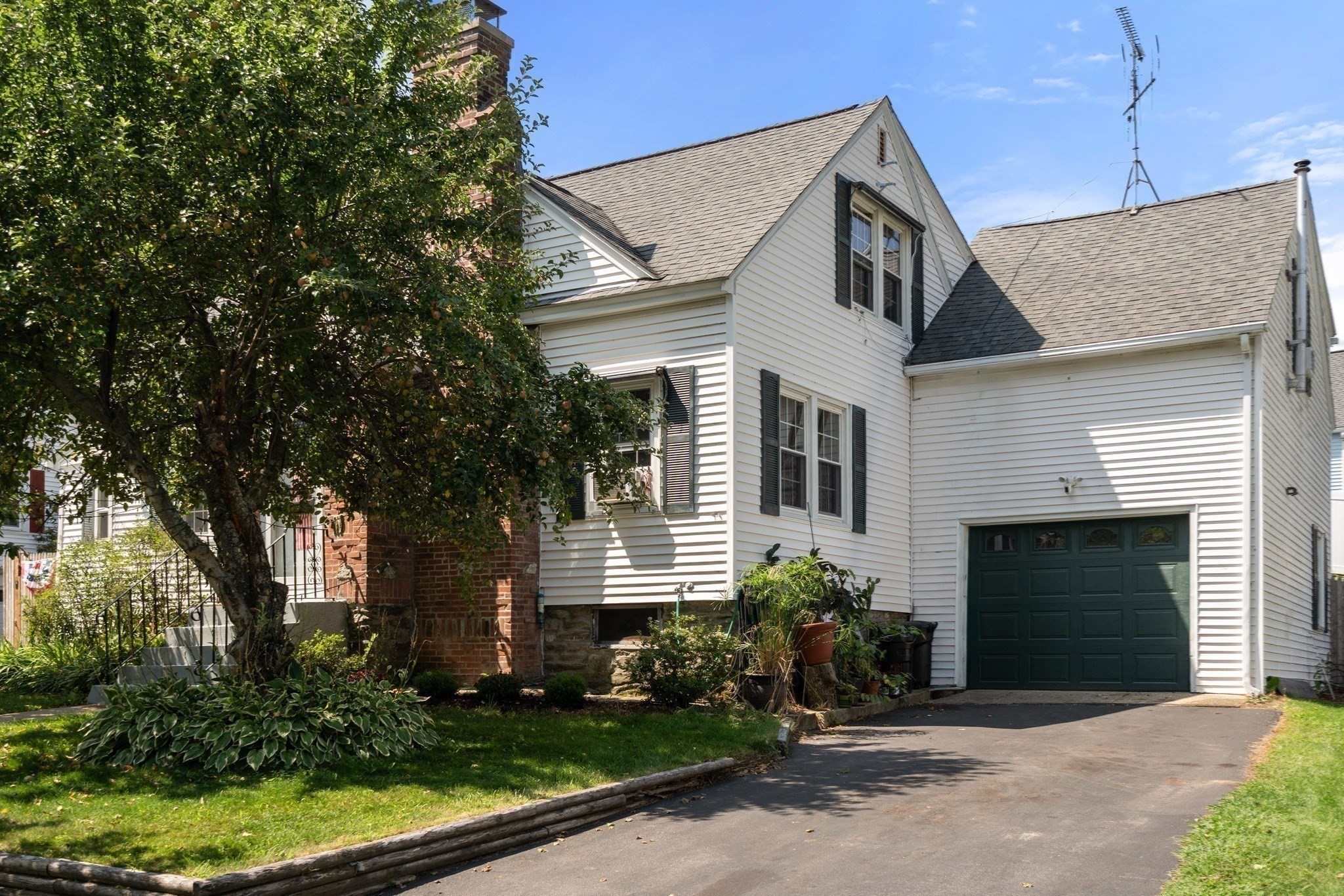 8 Cardinal, Worcester, MA 01602 — photo 2