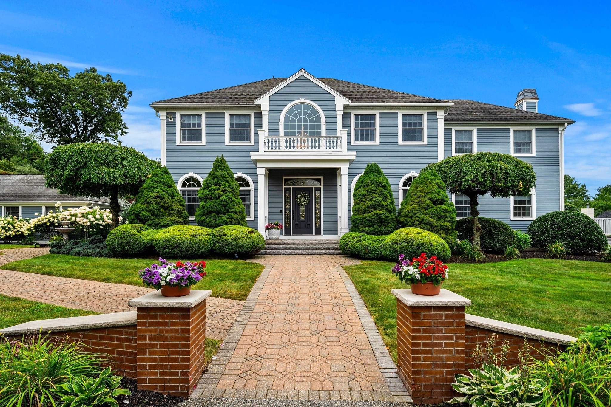 9 Anna Dr. — photo