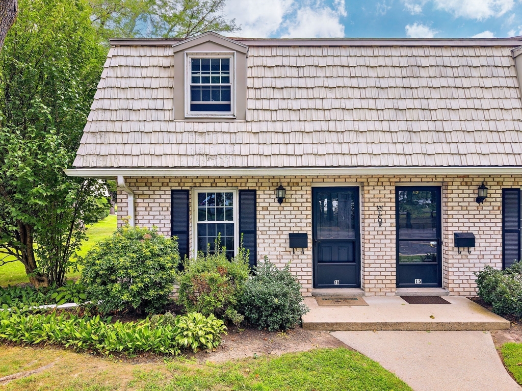 16 Corey Colonial #16 — photo