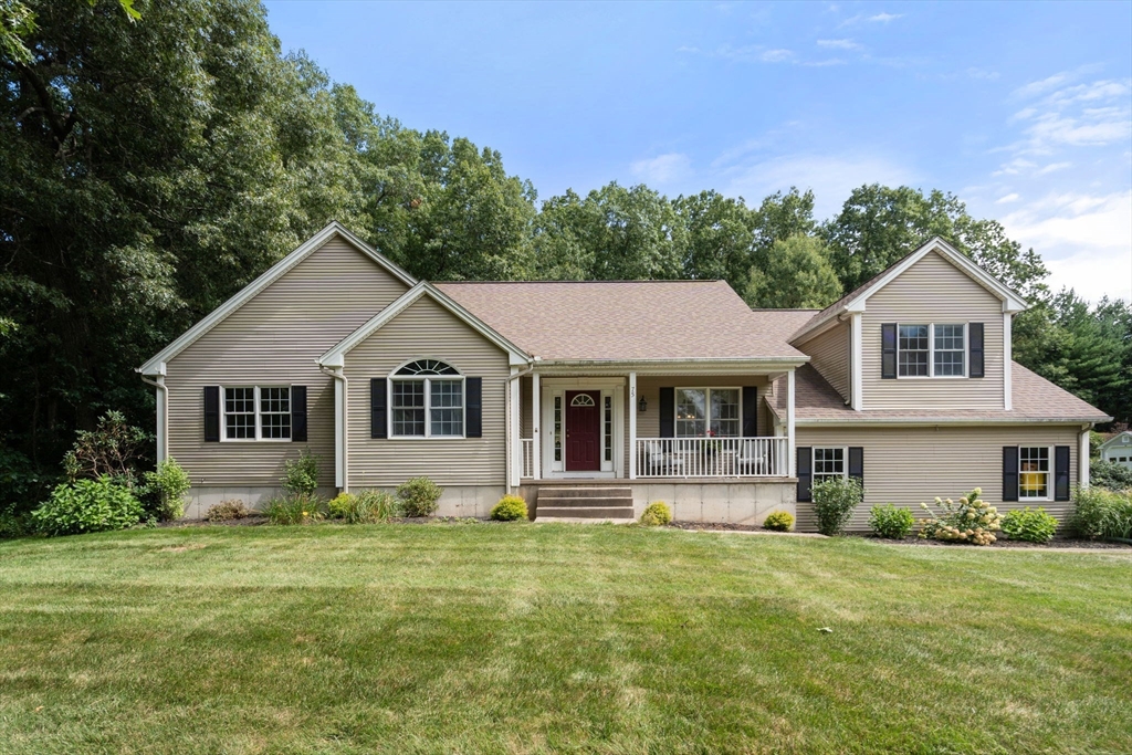 75 Hillcrest Circle — photo