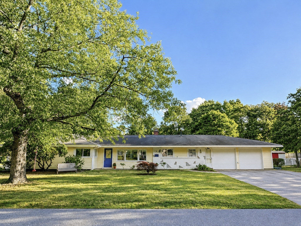 4 Nadine Road — photo