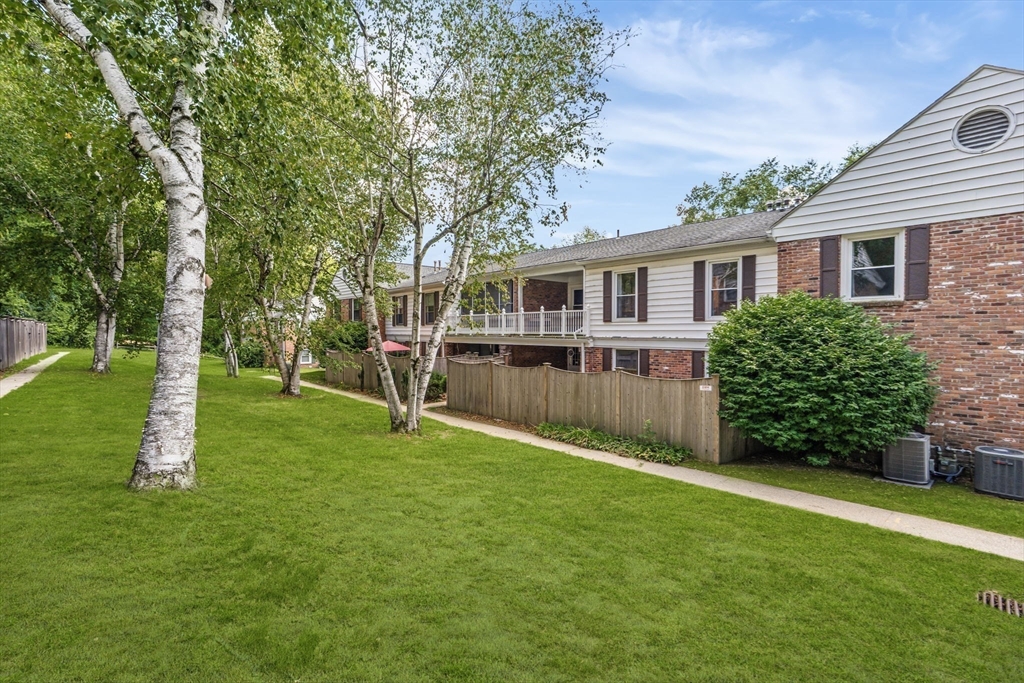 30 Halifax Ct #G — photo