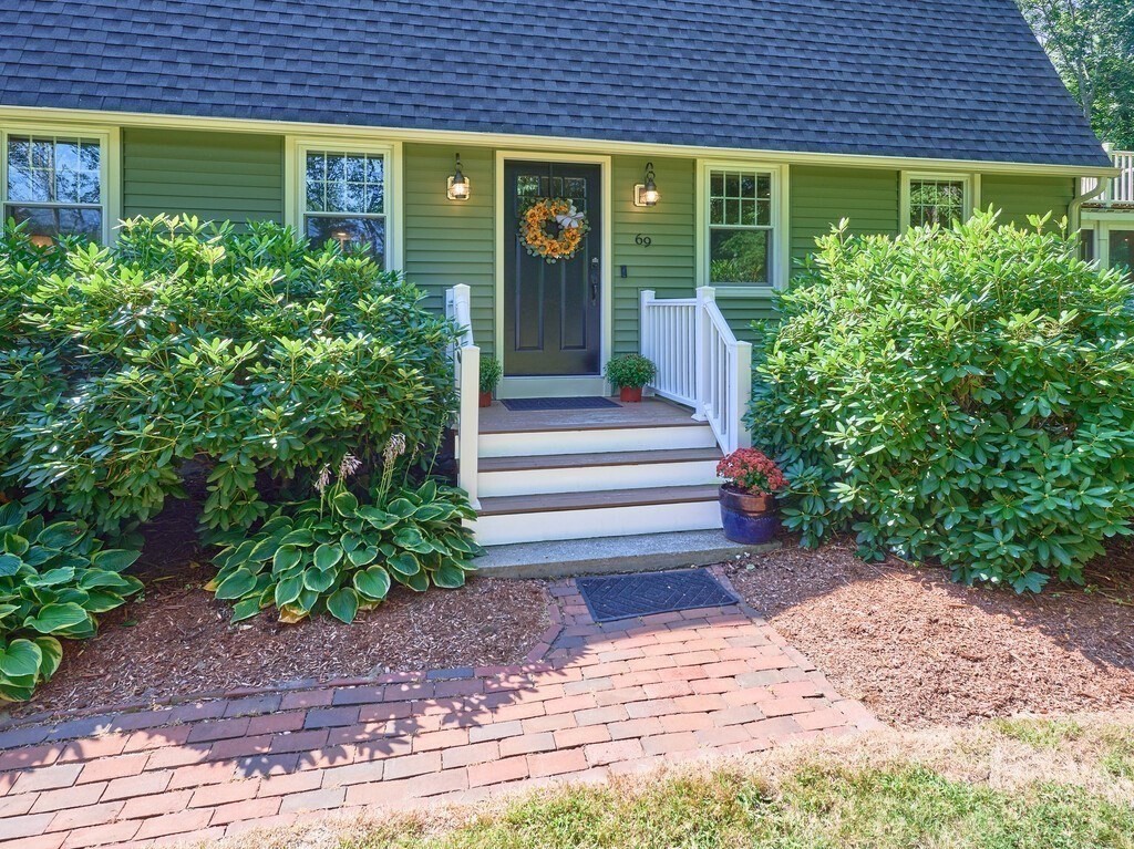 69 Walnut Street, Upton, MA 01568 — photo 2
