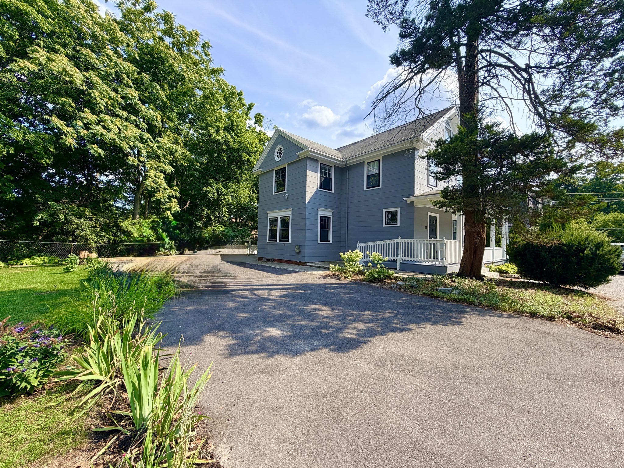 21 Maple Street — photo