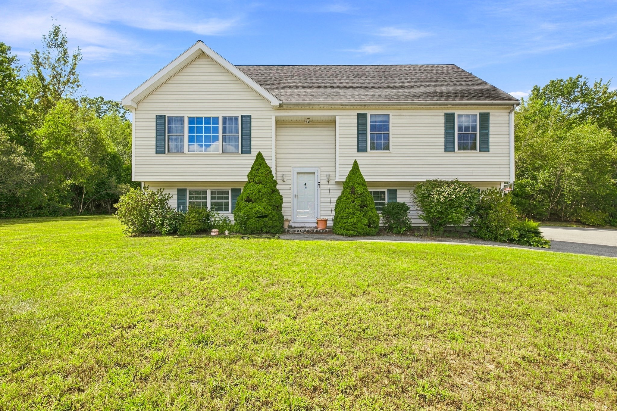 21 Hamilton Way — photo