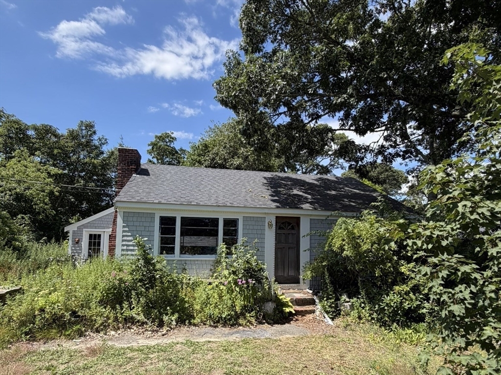 46 Depot Rd W — photo