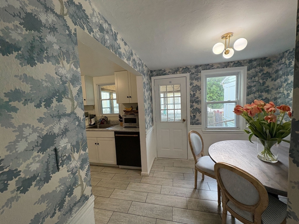 216 Quincy Shore Dr — photo