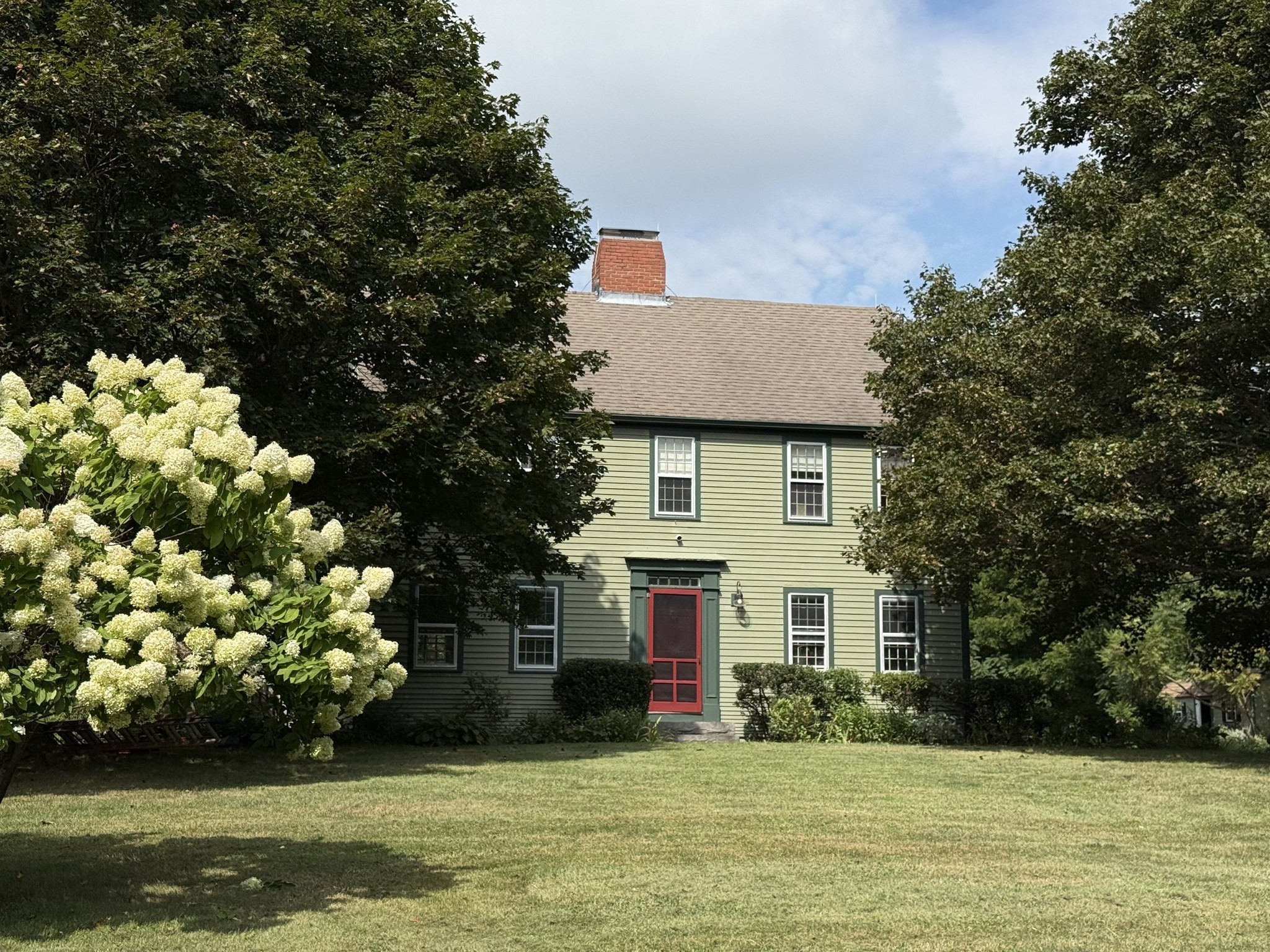 27 Little Pond Rd — photo