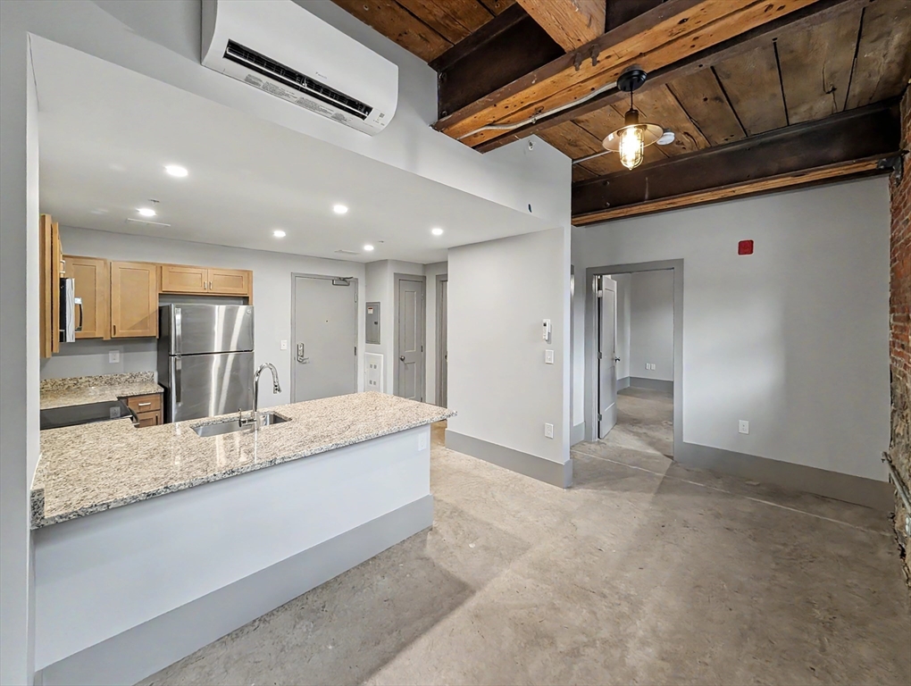 90 Grove St Ll3 — photo