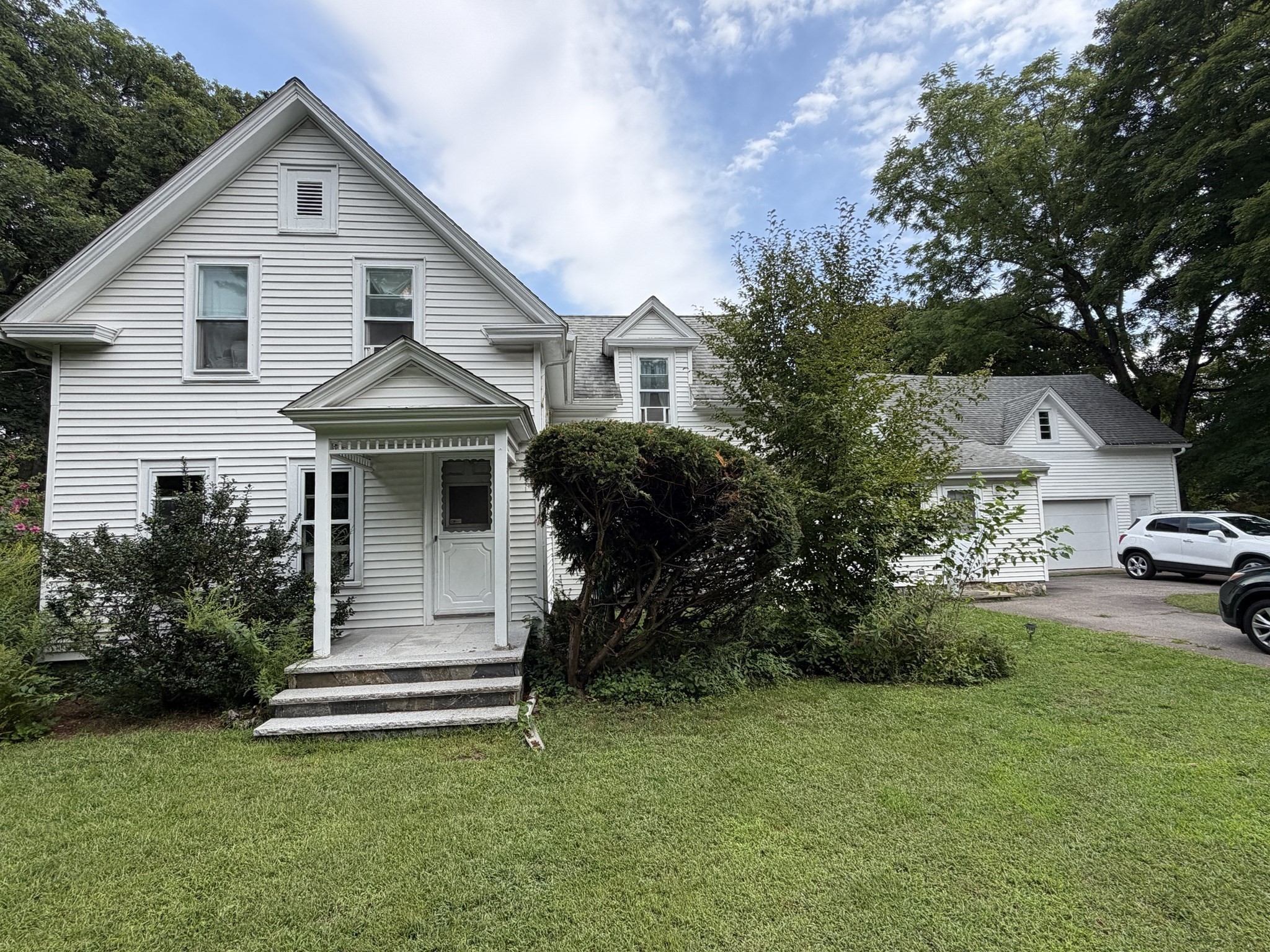 414 Central Street — photo