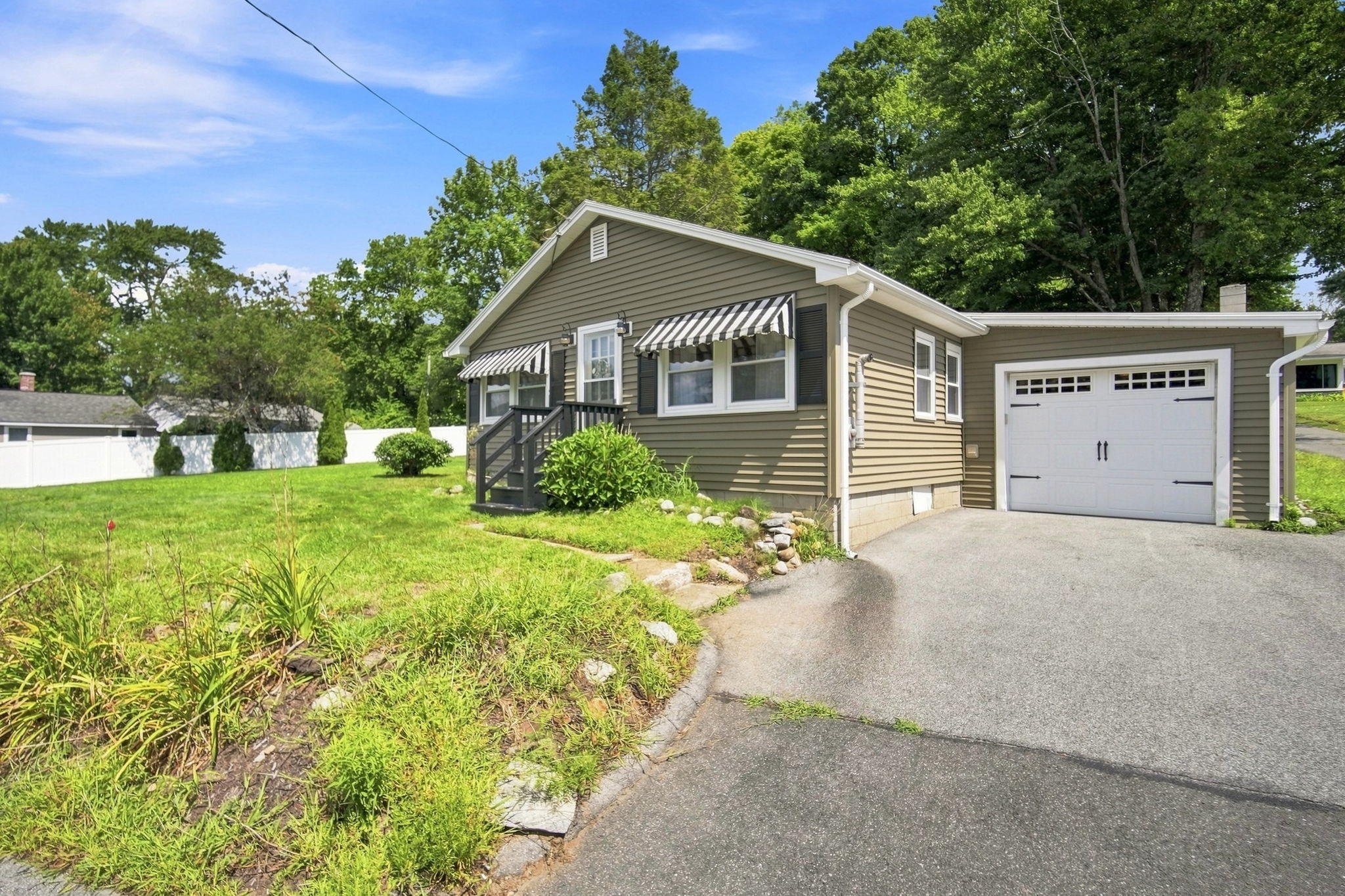 83 Union Road, Wales, MA 01081 — photo 3
