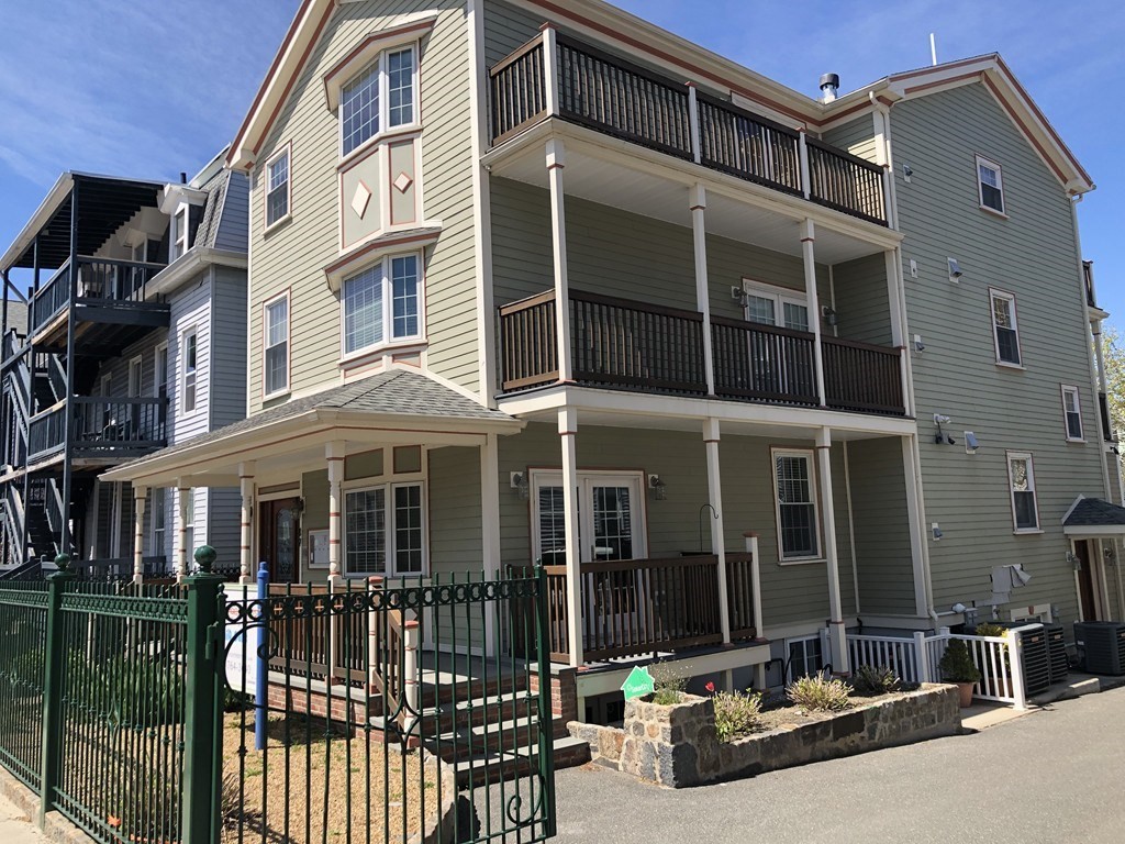 89 Pearl St #1 — photo