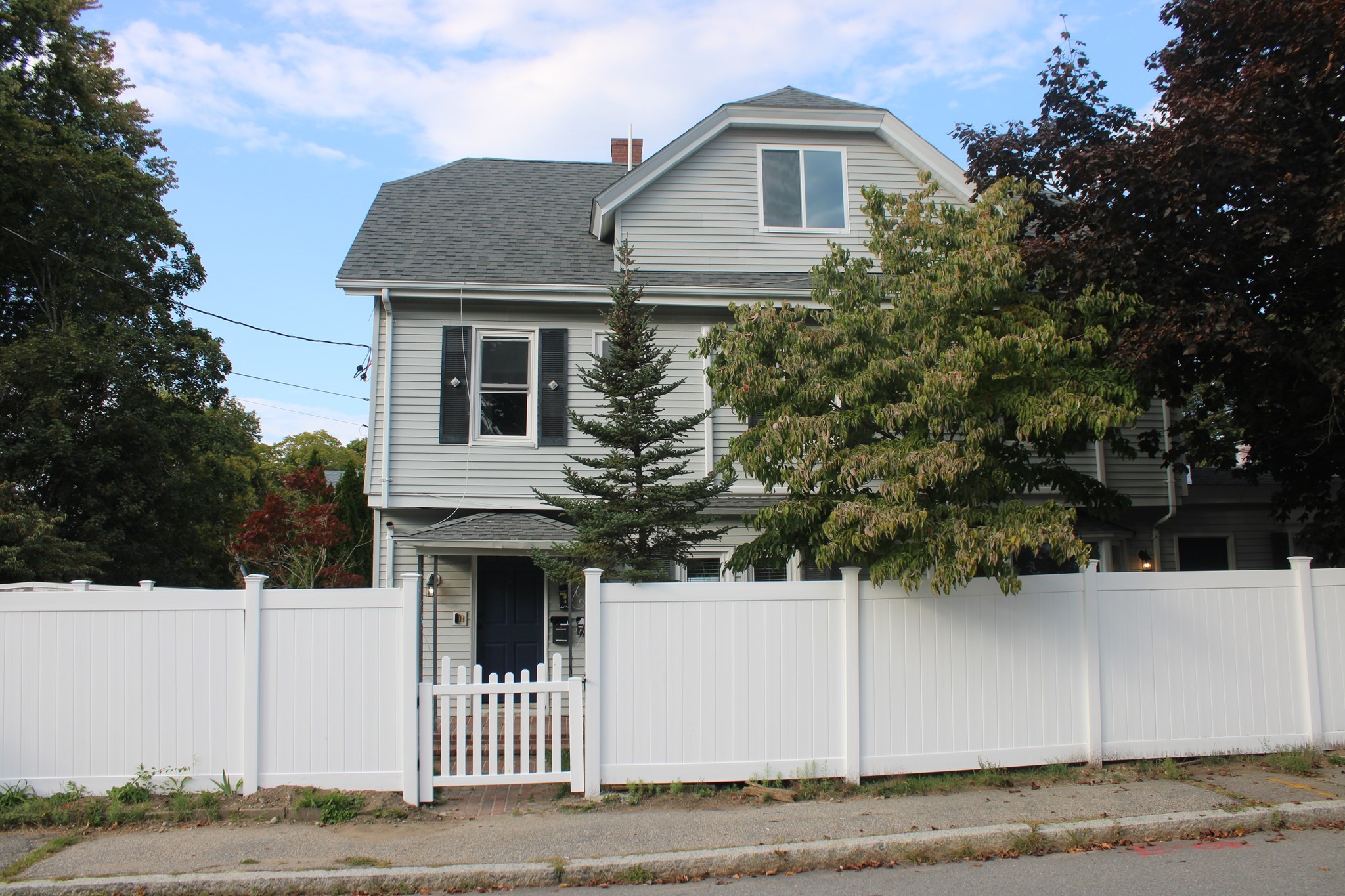 76 Park St #2 — photo