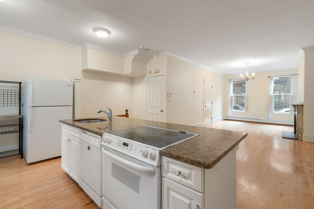 32 Lawrence St. #1 — photo