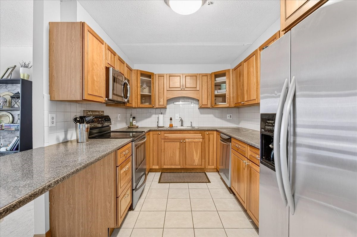 55 Tall Oaks Drive #402 — photo