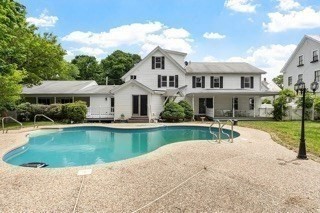 24 Oak Ave #a — photo