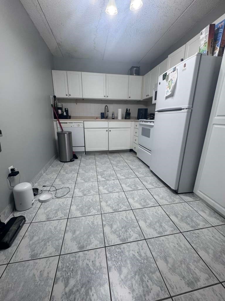 32 Whites Ave #4407 — photo