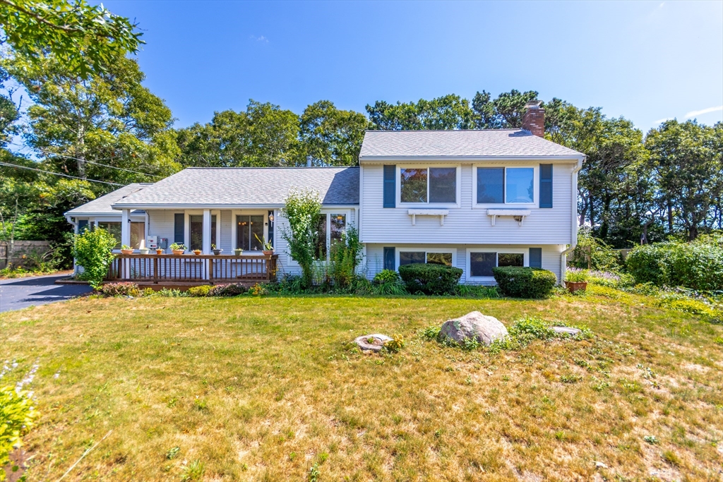 8 Laura Ln — photo