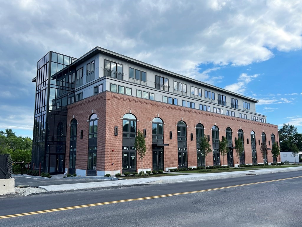 80 Bridge St #200 — photo