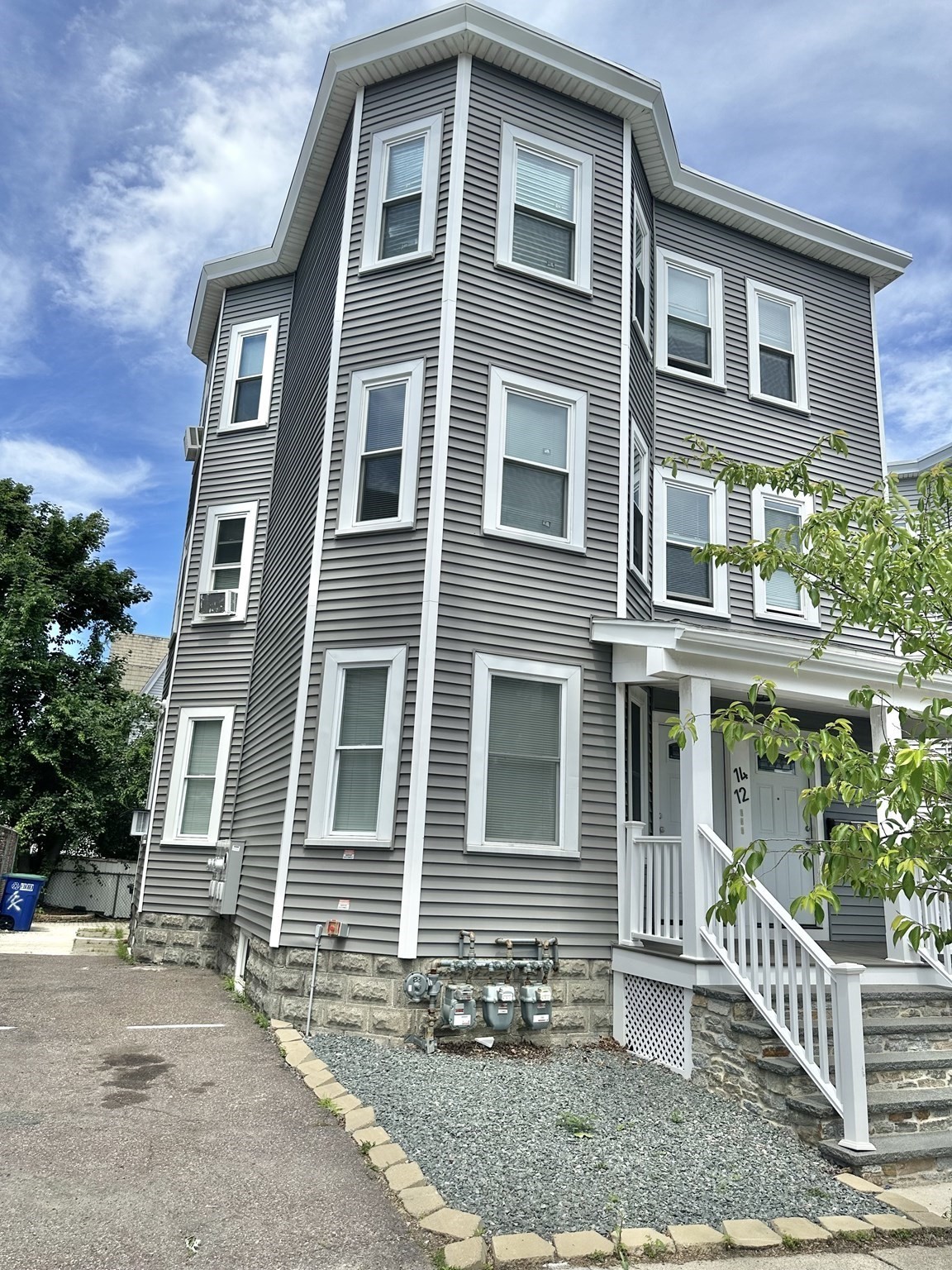 12-14 Vermont Ave #3 — photo