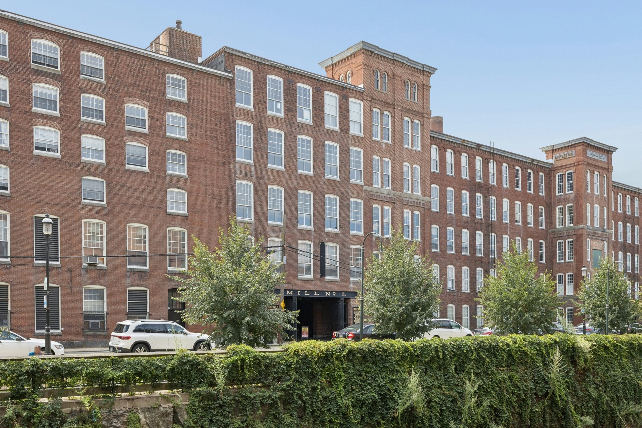 240 Jackson St #330 — photo