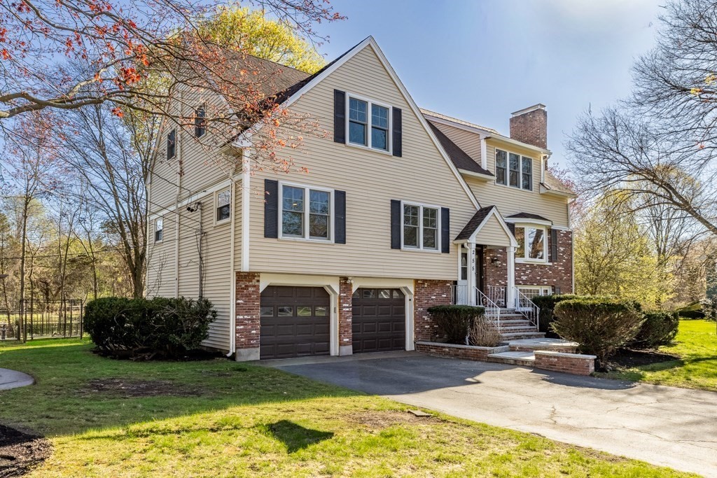 255 Worthen Rd East — photo