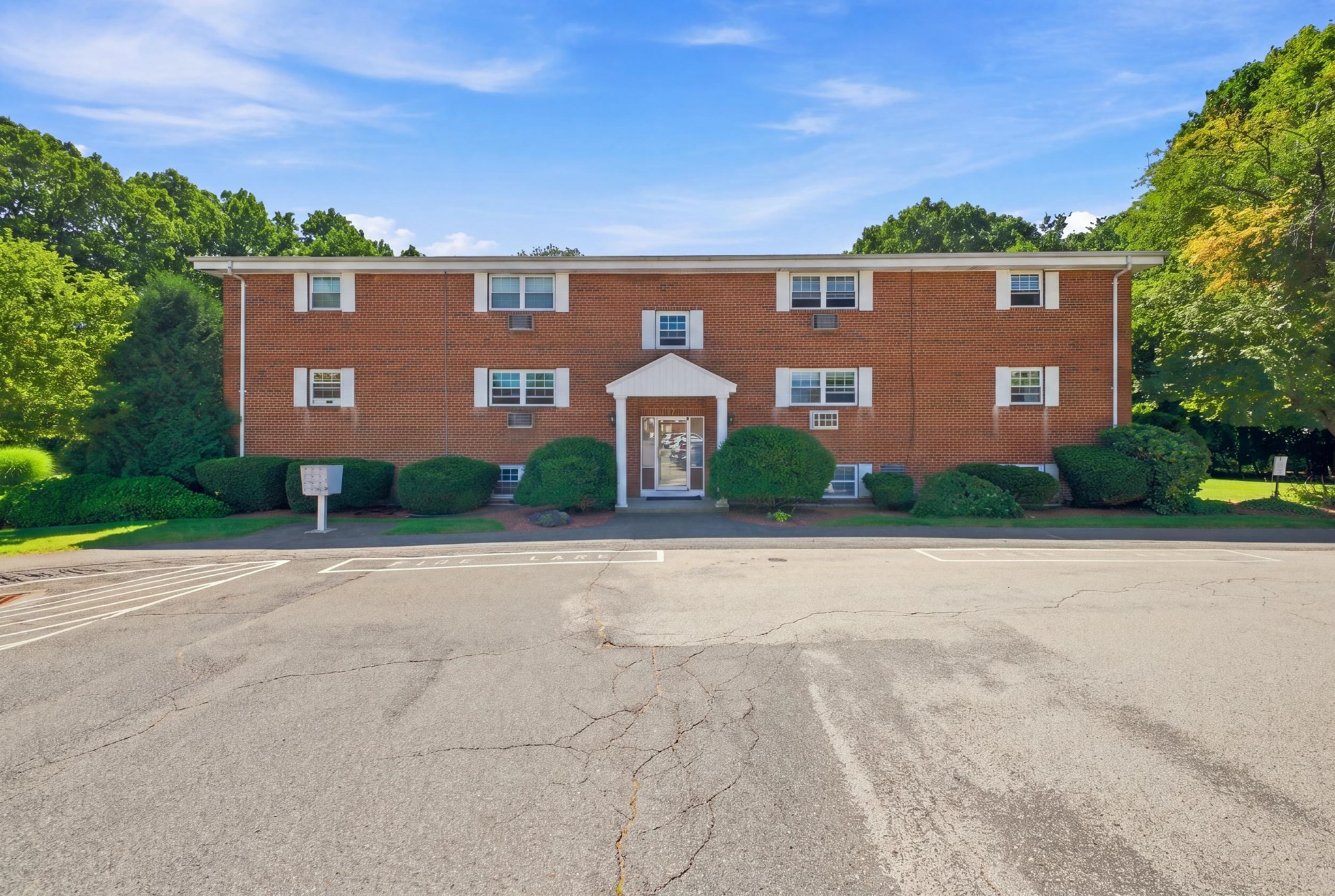 39 Pleasant Street #4C — photo